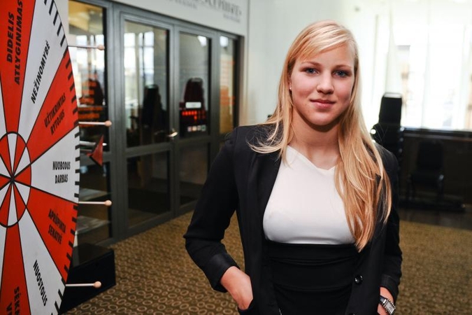 Į Lietuvą grįžusi R.Meilutytė: apie pelnytą titulą sužinojau internete