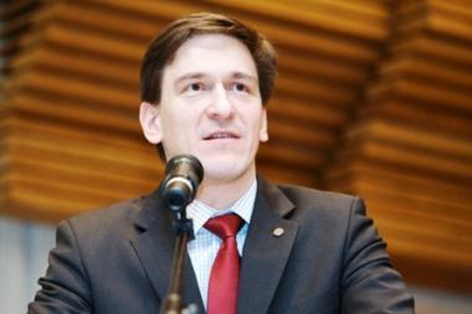 Ūkio ministras: iš valstybės įmonių į biudžetą galėtų įplaukti 1,6 mlrd. litų