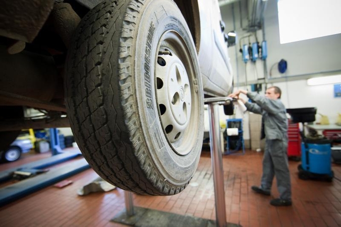 Automobilio remontas: vairuotojai linkę pasitikėti savimi ir draugais