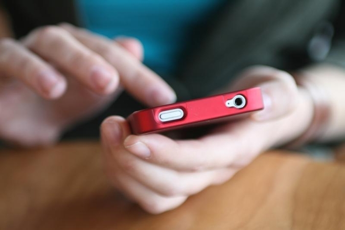 Specialūs dėklai išmaniuosius telefonus paverčia ginklais