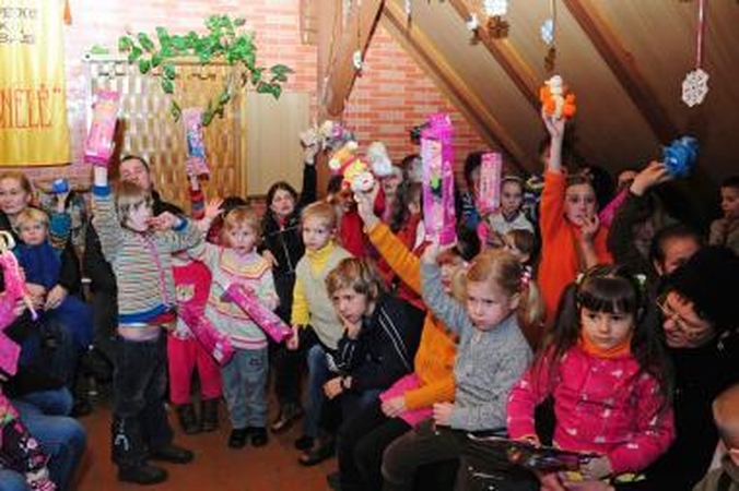 Klaipėdoje vaikams iš skurstančių šeimų - kalėdinės dovanos