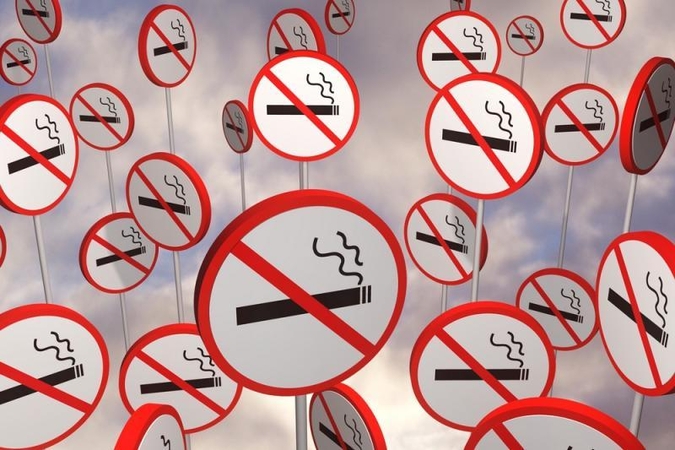 Palangoje įvestos nerūkymo zonos, bet apie tai skelbiančių ženklų nėra