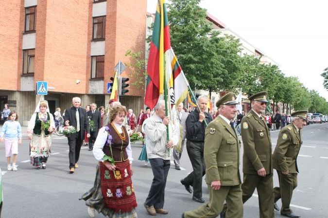 Vilties ir gedulo dieną Klaipėdoje priminė žilagalvių eisena
