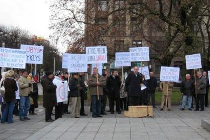 Gyventojai labiausiai nepasitiki politinėmis partijomis