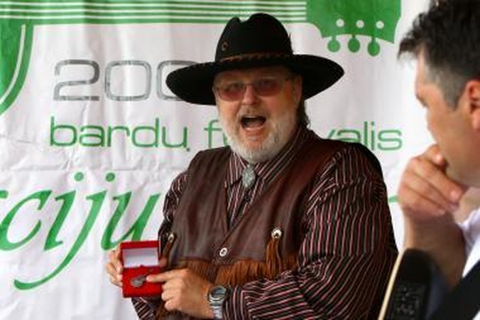 Šeštadienį į Kulautuvą kviečia „Akacijų alėja“
