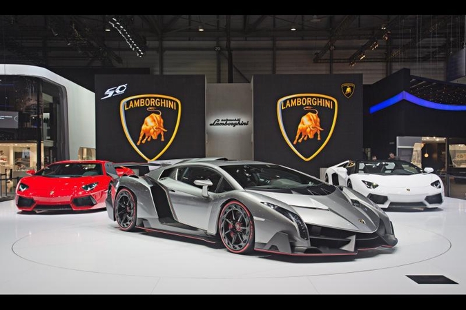 „Lamborghini Veneno“ – „bjauriausias“ visų laikų šimtuke (sąrašas)