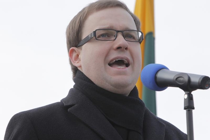 V. Uspaskichas naujos partijos vairą perdavė V. Gapšiui