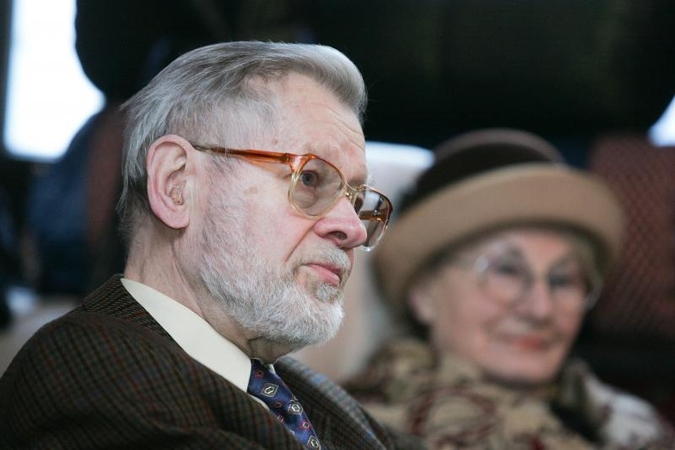 Prezidentė pasveikino rašytoją Vytautą Bubnį 80-mečio proga