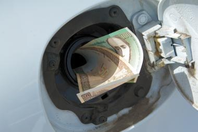 Vilniuje sulaikyti benzino vagyste įtariami vyrai