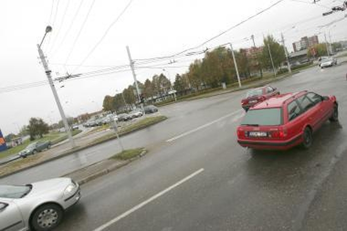 Dėl naujo prekybos centro platės gatvės