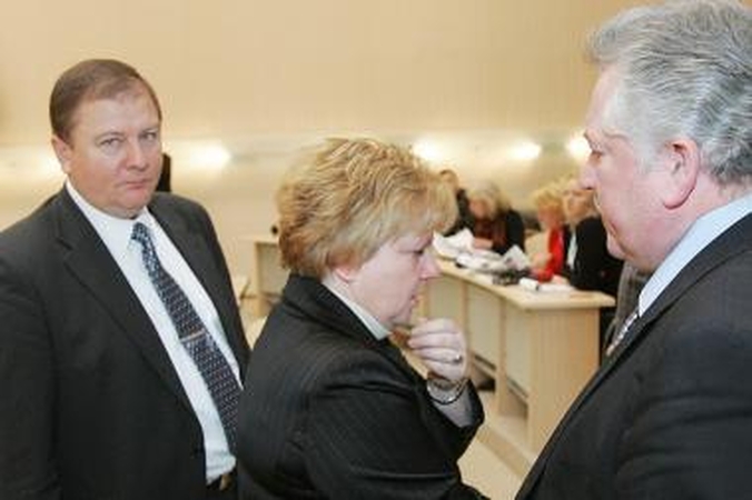 Kauno savivaldybės darbuotojams vėluoja atlyginimai (dar papildyta)