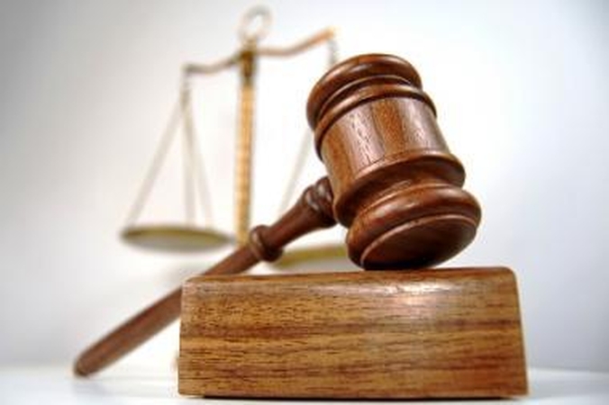 Piktnaudžiavęs tarnyba valdininkas negalės metus dirbti valstybės tarnyboje
