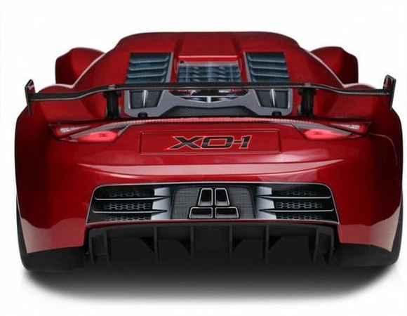 „Traxxas XO-1“: sportinis „quatro“ elektromobilis Guliverio stiliumi