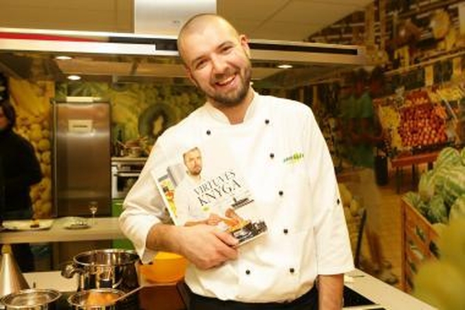 Šefas Linas Samėnas pristatė 80 receptų knygą