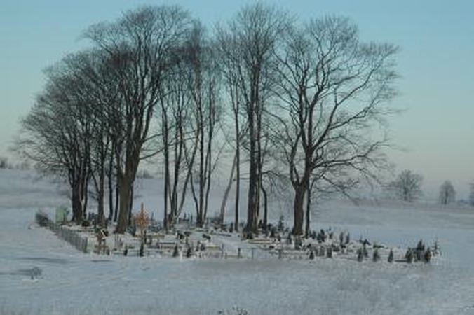 Prokuratūra: Slengių kapinėse laidoti galima