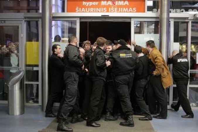 Savaitgalį vėl laukia masinis išpardavimas "Akropolyje"