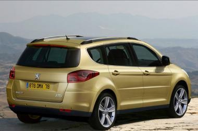 Apdovanojo naująjį “Peugeot 3008″
