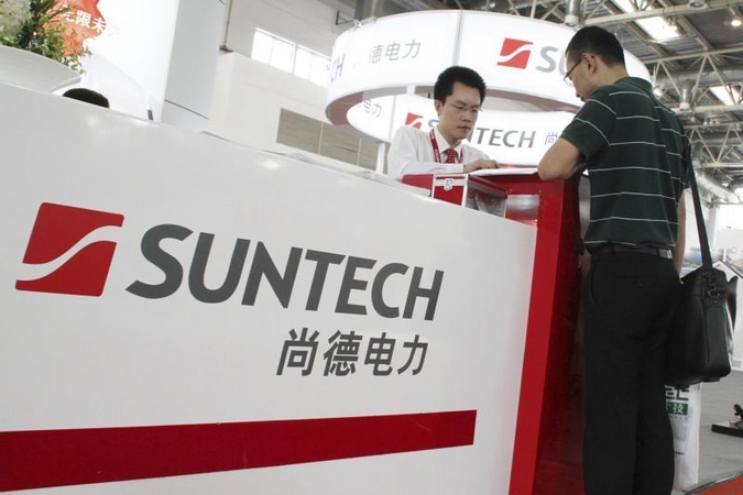 Kinijos saulės baterijų gamybos milžinė „Suntech“ skelbia bankrotą