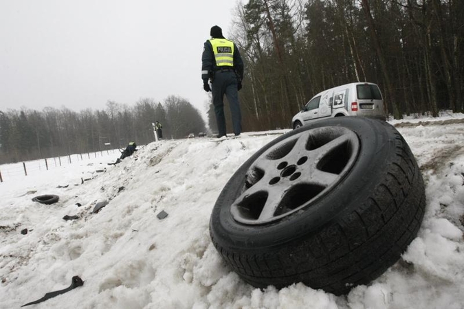 Dalis vairuotojų nepatenkinti draudimo paskaičiuotomis žalų sumomis