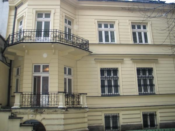 Lietuvos ambasados pastatu Lenkijoje domisi Ukrainos atstovybė