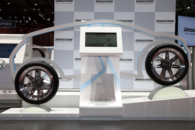“Bridgestone” kuria ir bando konceptinę padangą 