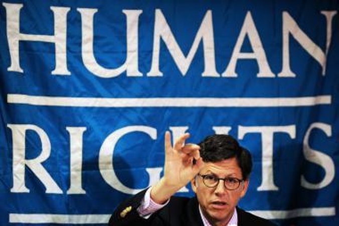 „Human Rights Watch" ragina V.Adamkų vetuoti gėjus papiktinusį įstatymą 