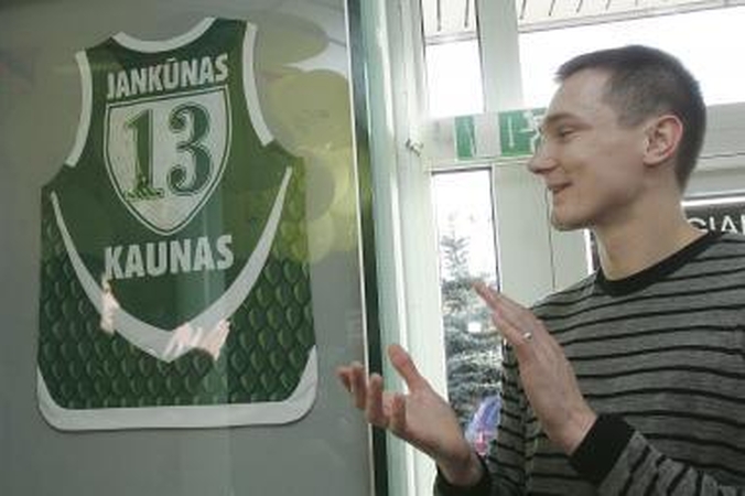 Lietuvos krepšininkai pralaimėjo serbams be P.Jankūno