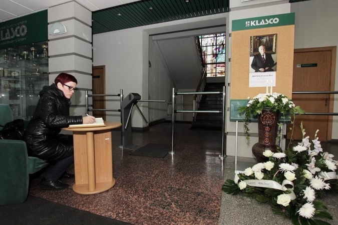 Klaipėdiečiai reiškia užuojautas B.Lubio šeimai
