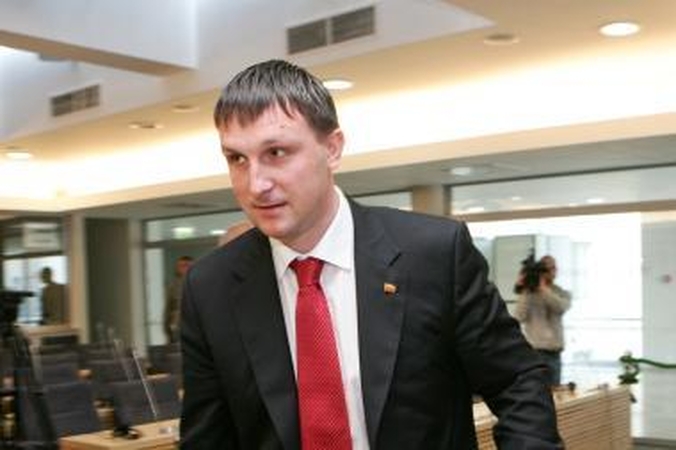 Seimas spręs, ar leisti patraukti A.Sacharuką baudžiamojon atsakomybėn