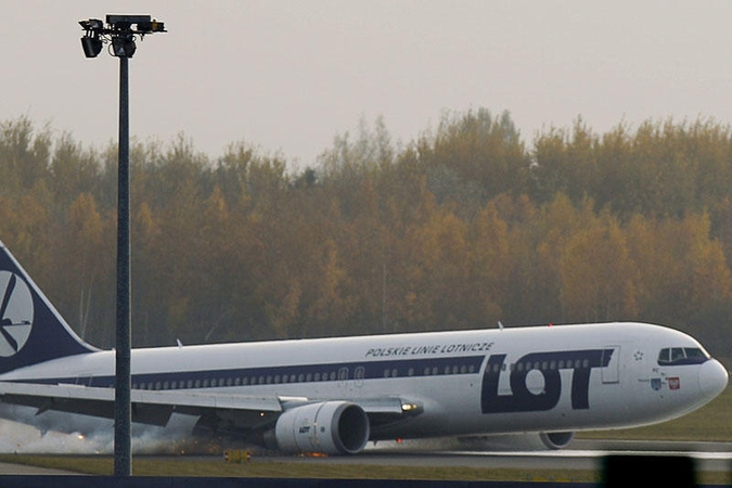 Avariniu būdu lėktuvą nutupdęs pilotas neatsisakys savo darbo