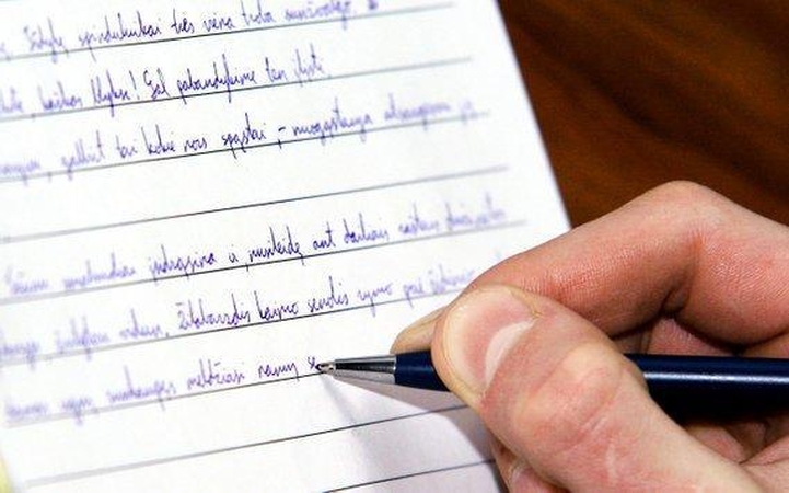 Vokiečiai sukūrė rašiklį, perspėjantį apie padarytas rašybos klaidas