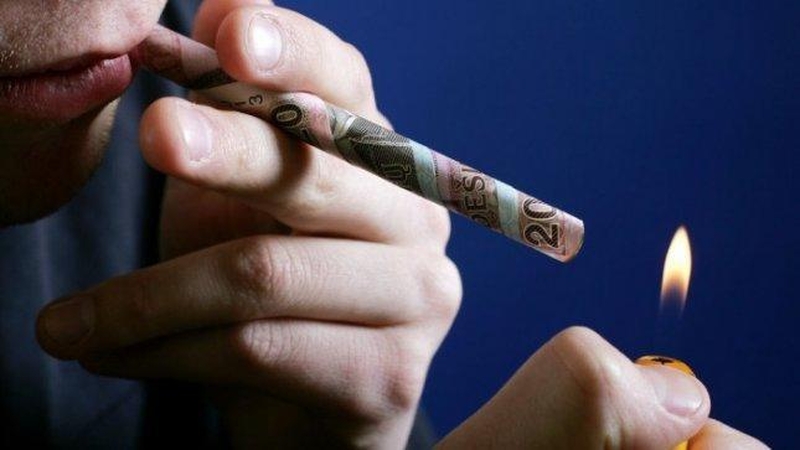 Ministras: alkoholio ir tabako vartojimui sumažinti - iki 16 priemonių