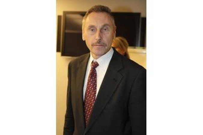 V.Adamkus neskuba A. Sekmoko paskirti ministru