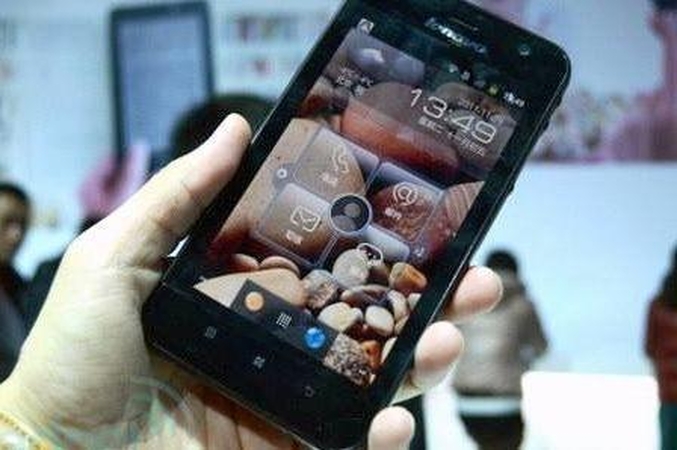 Pats kaltas, jei tavo išmanusis telefonas pats jungiasi prie interneto
