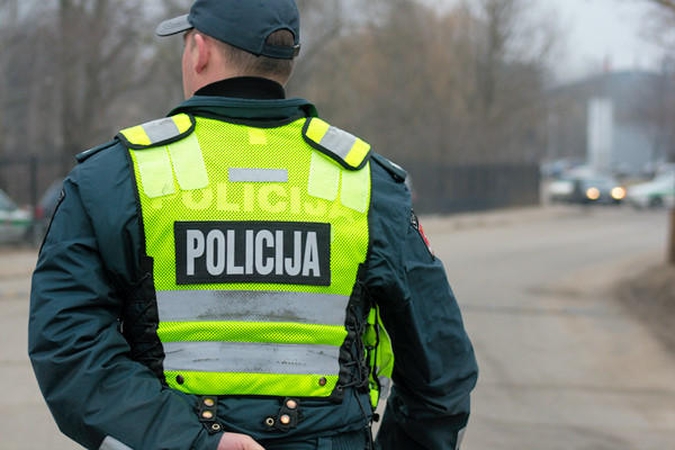 Palangoje šūviu į koją sužalotas garbaus amžiaus vyras