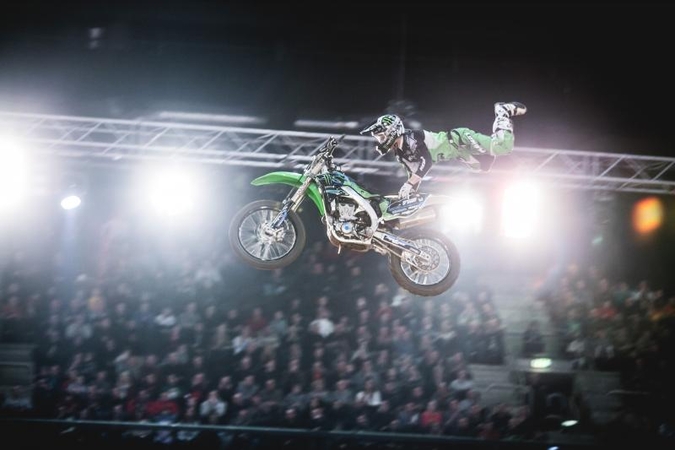 „Žalgirio“ arenoje – įspūdingi motociklininkų šuoliai 