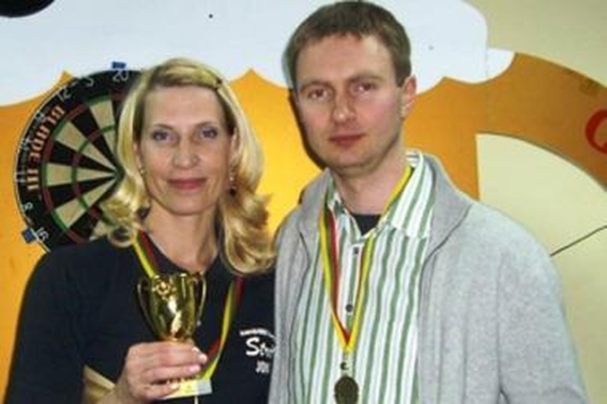 Smiginio federacijos taurę laimėjo T.Šakys ir E.Bagdonavičienė