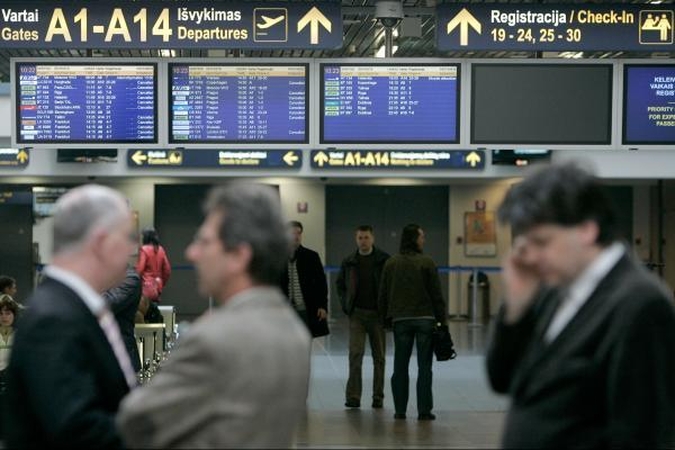 Vilniuje atšauktas skrydis į Briuselį, Kaune ir Palangoje vėluoja dauguma reisų 