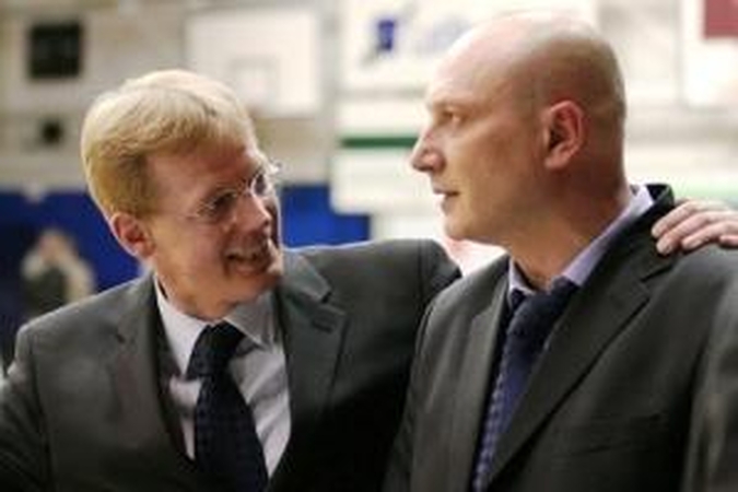 R.Butauto visureigį vairuoja V.Mikalauskas