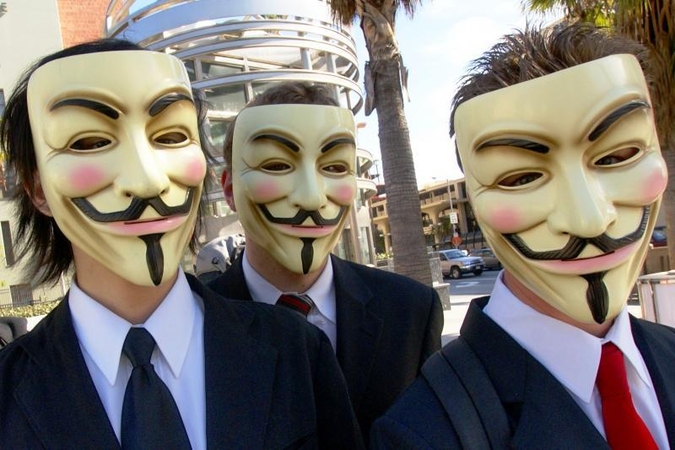 „Anonymous“ žada kitą mėnesį išjungti internetą