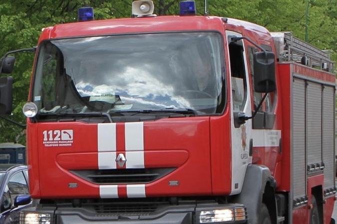 Jurbarko rajone užsiliepsnojo gyvenamasis namas