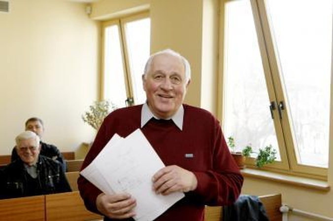 Teisme - A.Šimkaus mašinos ratlankių istorija 