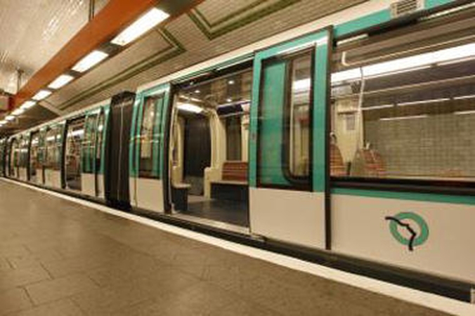 Londono metro traukinių vairuotojai ketina streikuoti gruodžio 26 d.