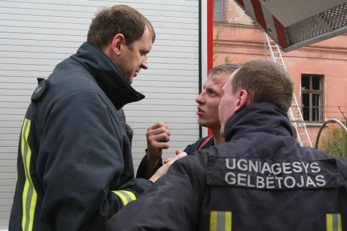 Statybinių medžiagų parduotuvėje – gaisras
