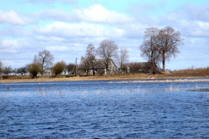 Vanduo skandina ūkininkų pasėlius