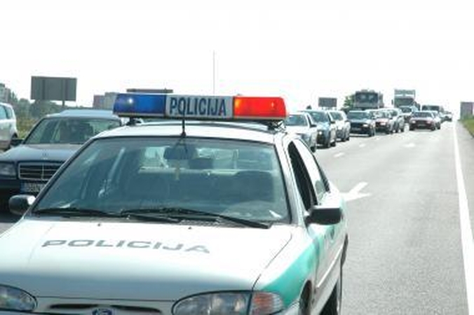 Žmogų mirtinai sužalojęs vairuotojas paspruko