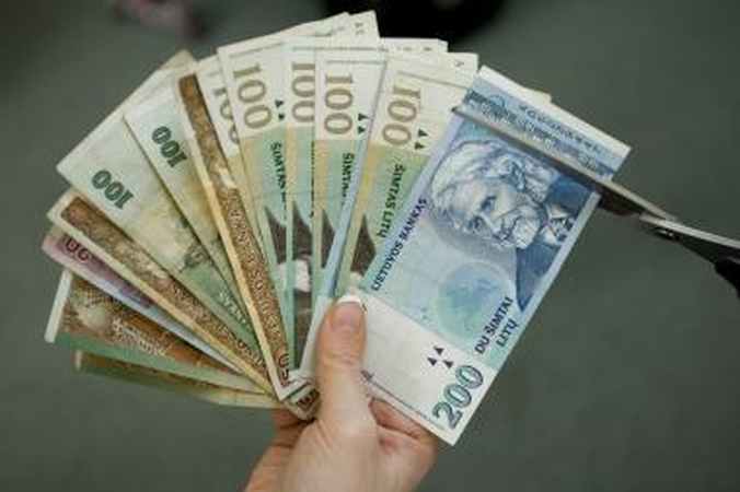 Pareiginės algos bazinis dydis sumažintas iki 450 litų 