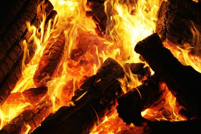 Kompensaciją už šildymą galima gauti ir kūrenant malkomis