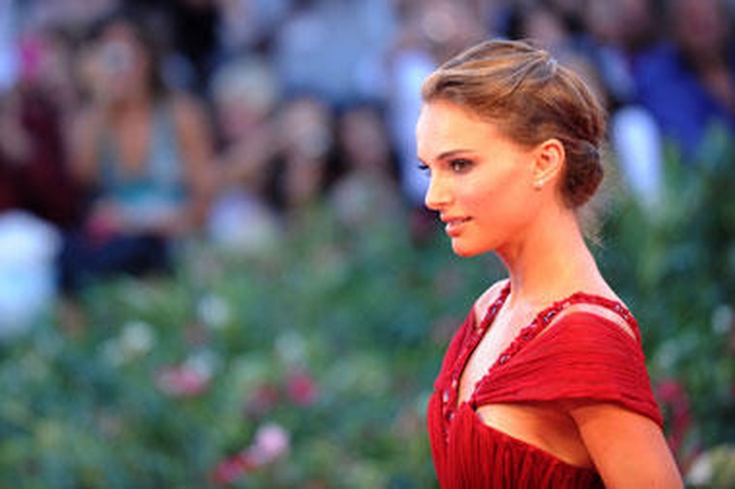 Naujame filme N.Portman pasirodys vilkėdama vien atvirą bikinį