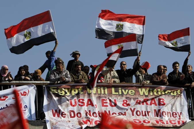 Karine Egipto valdžia nepatenkinti žmonės protestuoja Kaire